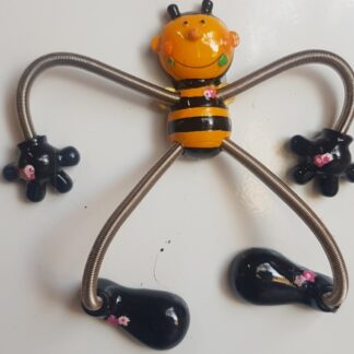 Stretch Bee Magnet
